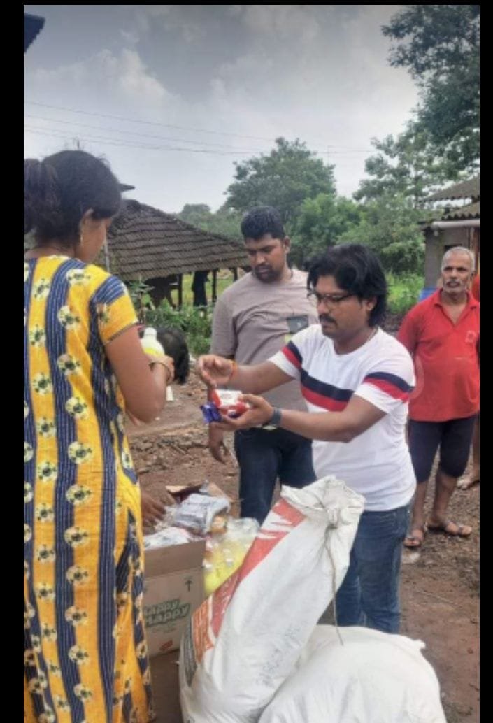 Jay Kranti Seva Sangh provided Rashan kits to those in need during COVID-19.